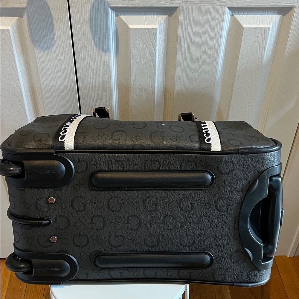 GUESS Logo Debossed Rolling Black Duffel Weekender Travel Bag - Picture 9 of 16